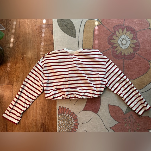 Zara Cropped Long Sleeve Cinched Bottom Top. Red/white stripes. Size large - Picture 6 of 6